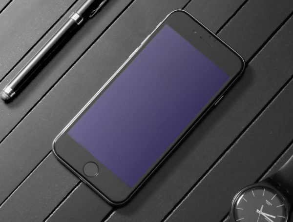 A Topcase csapata tisztában van azzal, milyen értékes az Ön számára a mobiltelefonja. Ezért célul tűztük ki, hogy maximális és átfogó védelmet nyújtsunk készülékének. Azt is tudjuk, hogy minél tovább marad védelem nélkül, annál nagyobb a törés vagy sérülés kockázata. Éppen ezért arra törekszünk, hogy minden egyes rendelést a lehető legrövidebb időn belül kézbesítsünk.