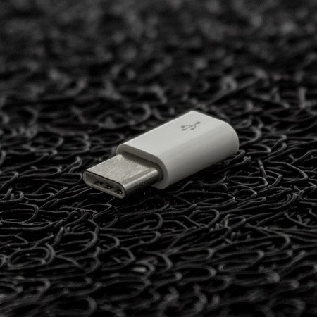 A Topcase csapata tisztában van azzal, milyen értékes az Ön számára a mobiltelefonja. Ezért célul tűztük ki, hogy maximális és átfogó védelmet nyújtsunk készülékének. Azt is tudjuk, hogy minél tovább marad védelem nélkül, annál nagyobb a törés vagy sérülés kockázata. Éppen ezért arra törekszünk, hogy minden egyes rendelést a lehető legrövidebb időn belül kézbesítsünk.