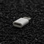 A Topcase csapata tisztában van azzal, milyen értékes az Ön számára a mobiltelefonja. Ezért célul tűztük ki, hogy maximális és átfogó védelmet nyújtsunk készülékének. Azt is tudjuk, hogy minél tovább marad védelem nélkül, annál nagyobb a törés vagy sérülés kockázata. Éppen ezért arra törekszünk, hogy minden egyes rendelést a lehető legrövidebb időn belül kézbesítsünk.