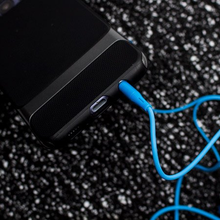 A Topcase csapata tisztában van azzal, hogy mennyire értékes az Ön számára a mobiltelefonja. Ezért tűztük ki célul, hogy maximális és teljes védelmet nyújtsunk eszközének. Azt is tudjuk, hogy minél tovább marad védelem nélkül, annál nagyobb a törés vagy sérülés kockázata. Ezért igyekszünk minden megrendelést a lehető legrövidebb időn belül kiszállítani.