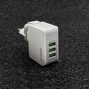 A Topcase csapata tisztában van azzal, milyen értékes az Ön számára a mobiltelefonja. Ezért célul tűztük ki, hogy maximális és átfogó védelmet nyújtsunk készülékének. Azt is tudjuk, hogy minél tovább marad védelem nélkül, annál nagyobb a törés vagy sérülés kockázata. Éppen ezért arra törekszünk, hogy minden egyes rendelést a lehető legrövidebb időn belül kézbesítsünk.