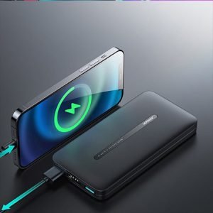 A Topcase csapata tisztában van azzal, milyen értékes az Ön számára a mobiltelefonja. Ezért célul tűztük ki, hogy maximális és átfogó védelmet nyújtsunk készülékének. Azt is tudjuk, hogy minél tovább marad védelem nélkül, annál nagyobb a törés vagy sérülés kockázata. Éppen ezért arra törekszünk, hogy minden egyes rendelést a lehető legrövidebb időn belül kézbesítsünk.