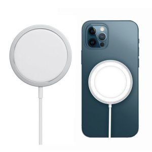 A Topcase csapata tisztában van azzal, milyen értékes az Ön számára a mobiltelefonja. Ezért célul tűztük ki, hogy maximális és átfogó védelmet nyújtsunk készülékének. Azt is tudjuk, hogy minél tovább marad védelem nélkül, annál nagyobb a törés vagy sérülés kockázata. Éppen ezért arra törekszünk, hogy minden egyes rendelést a lehető legrövidebb időn belül kézbesítsünk.