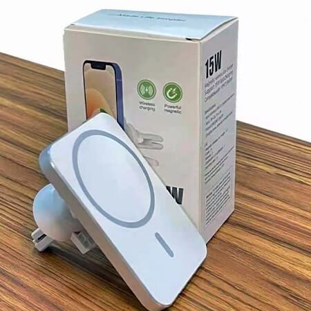 A Topcase csapata tisztában van azzal, milyen értékes az Ön számára a mobiltelefonja. Ezért célul tűztük ki, hogy maximális és átfogó védelmet nyújtsunk készülékének. Azt is tudjuk, hogy minél tovább marad védelem nélkül, annál nagyobb a törés vagy sérülés kockázata. Éppen ezért arra törekszünk, hogy minden egyes rendelést a lehető legrövidebb időn belül kézbesítsünk.