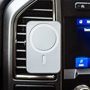 A Topcase csapata tisztában van azzal, milyen értékes az Ön számára a mobiltelefonja. Ezért célul tűztük ki, hogy maximális és átfogó védelmet nyújtsunk készülékének. Azt is tudjuk, hogy minél tovább marad védelem nélkül, annál nagyobb a törés vagy sérülés kockázata. Éppen ezért arra törekszünk, hogy minden egyes rendelést a lehető legrövidebb időn belül kézbesítsünk.