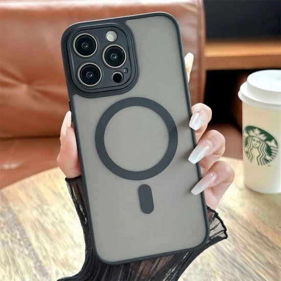 A Topcase csapata tisztában van azzal, milyen értékes az Ön számára a mobiltelefonja. Ezért célul tűztük ki, hogy maximális és átfogó védelmet nyújtsunk készülékének. Azt is tudjuk, hogy minél tovább marad védelem nélkül, annál nagyobb a törés vagy sérülés kockázata. Éppen ezért arra törekszünk, hogy minden egyes rendelést a lehető legrövidebb időn belül kézbesítsünk.